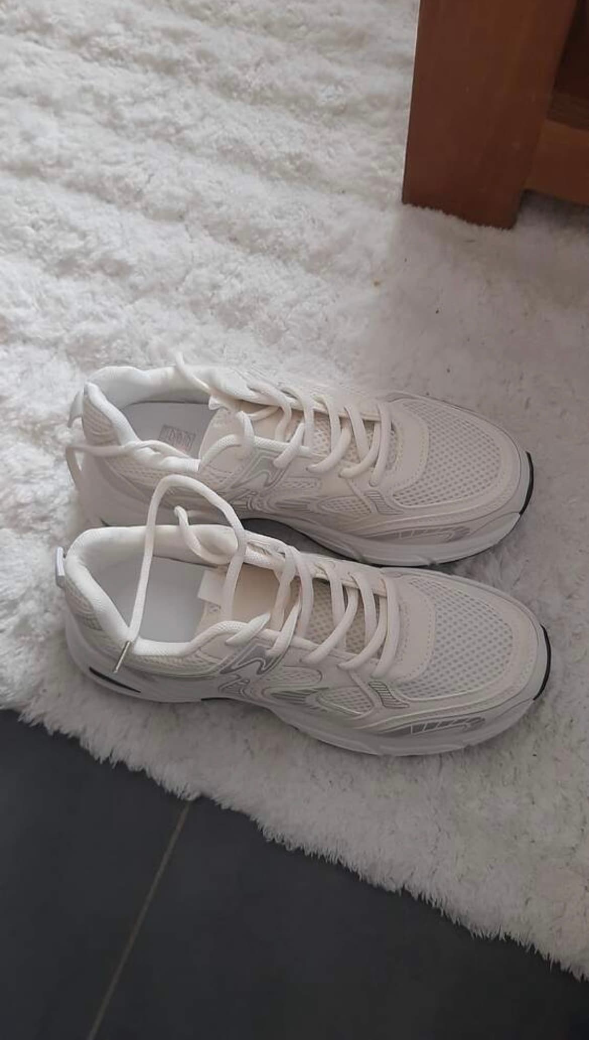 Original shoes product photo